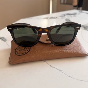 Original Wayfarer Bio Acetate
Green Unisex Sunglasses